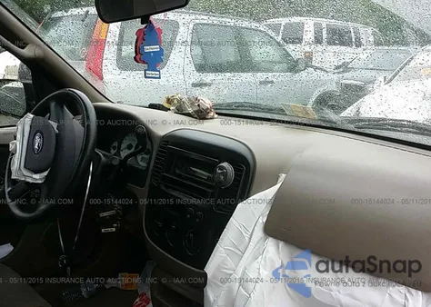 2002 Ford Escape z USA, uszkodzony, nr VIN 1FMCU03182KC48750